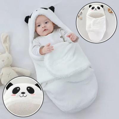 couverture-emmaillotage-bebe-mignon-blanc